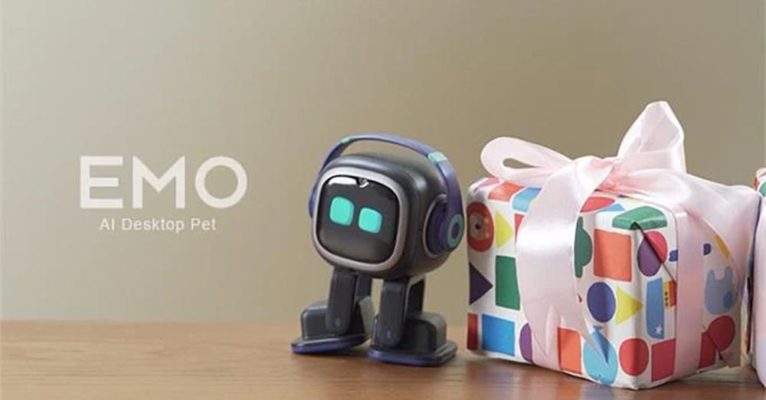 Bigger Picture: On Kickstarter – Emo The Desktop Pet